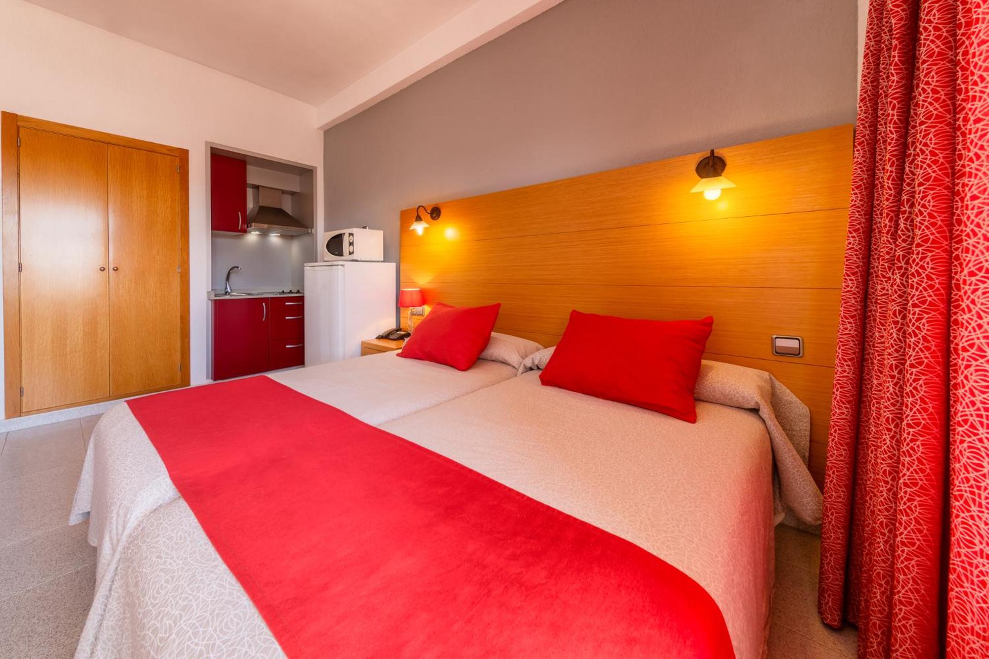Apartamentos Isla Del Sol Can Pastilla  Dış mekan fotoğraf